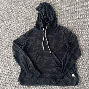Vuori Women’s Halo Essential Black Camo Hoodie Small